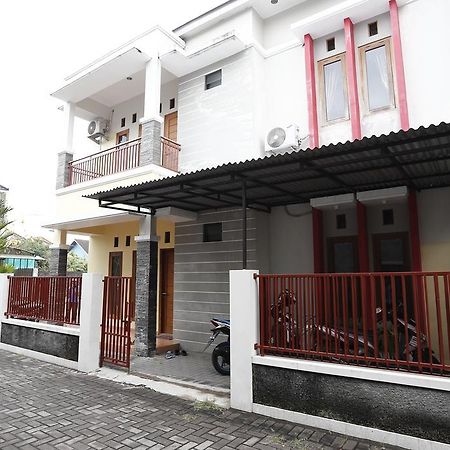 Reddoorz @ Jalan Damai Ξενοδοχείο Ngaglik Εξωτερικό φωτογραφία