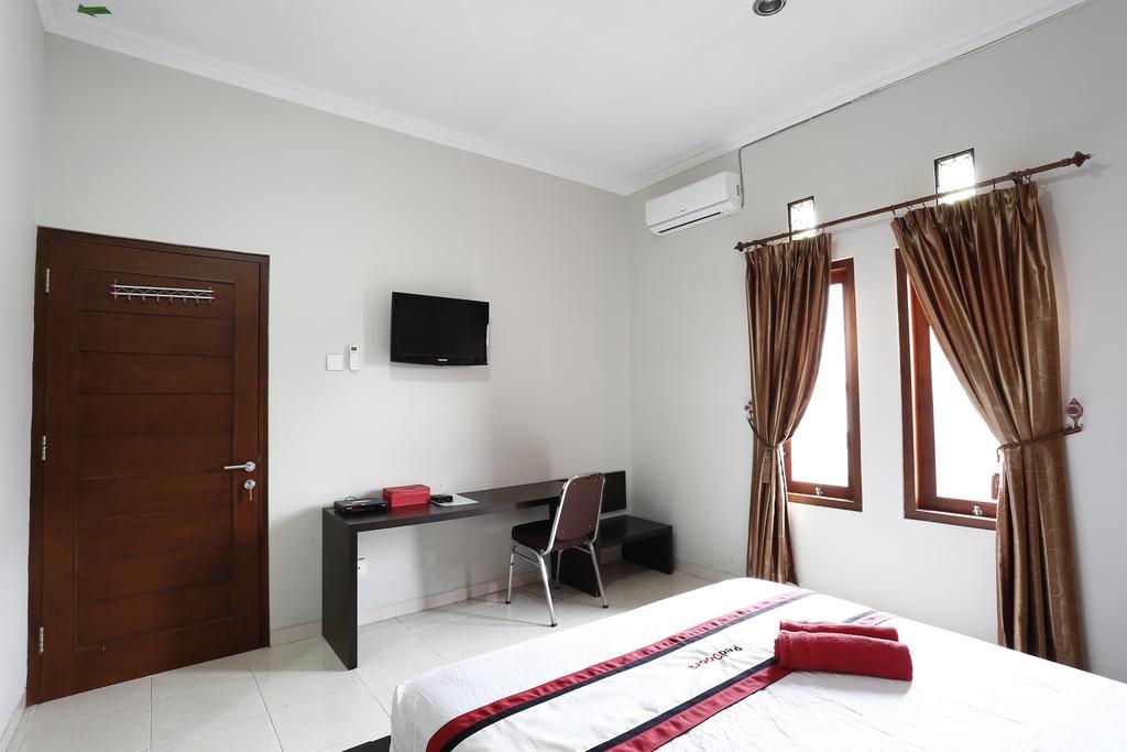Reddoorz @ Jalan Damai Ξενοδοχείο Ngaglik Εξωτερικό φωτογραφία